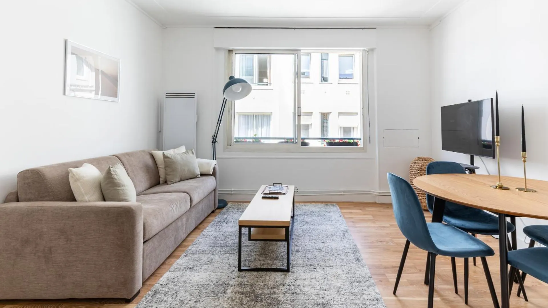 Appartement De Charme Sur L'Avenue Montaigne Paris 0*,  France