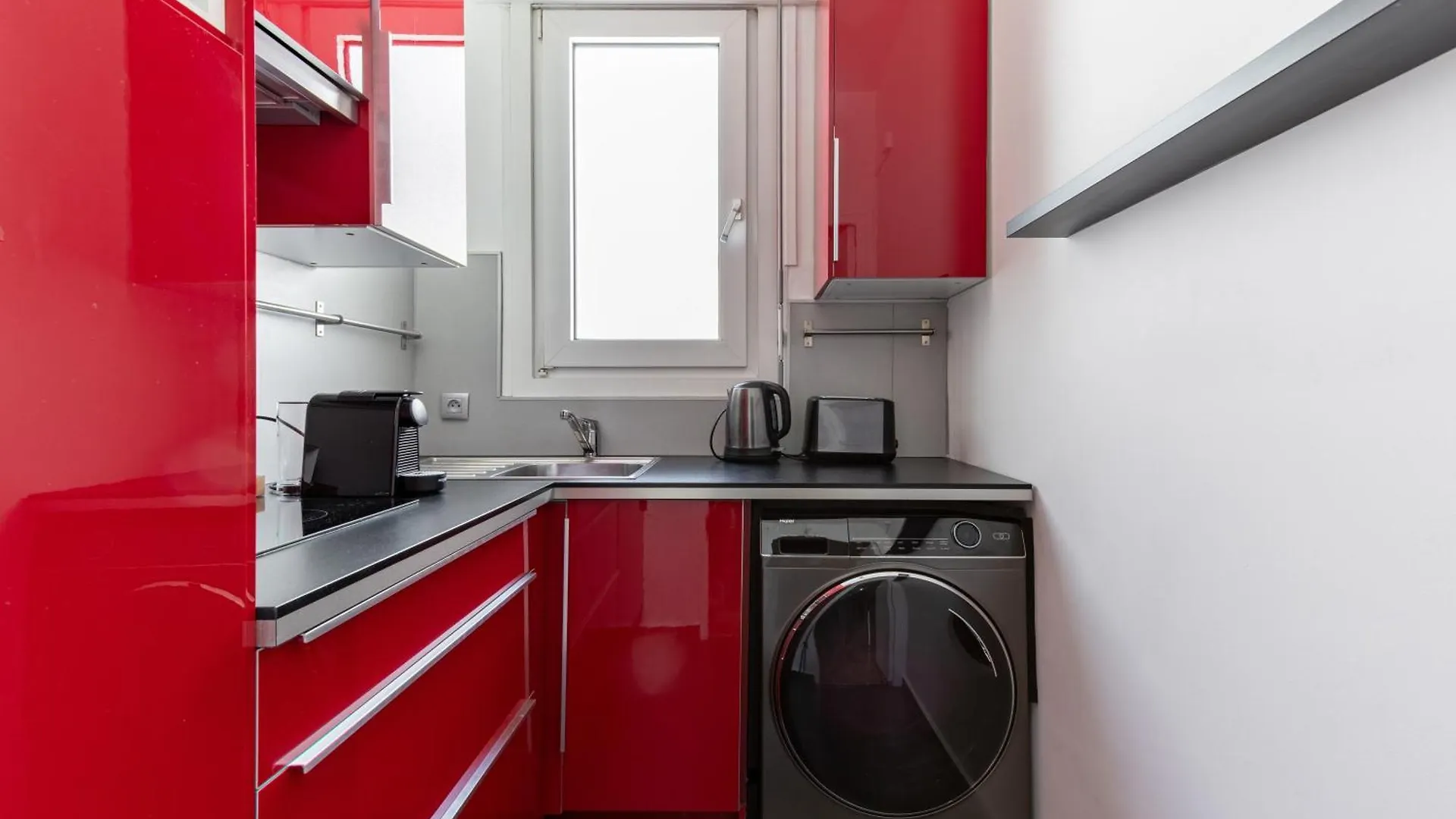 Appartement De Charme Sur L'Avenue Montaigne باريس فرنسا